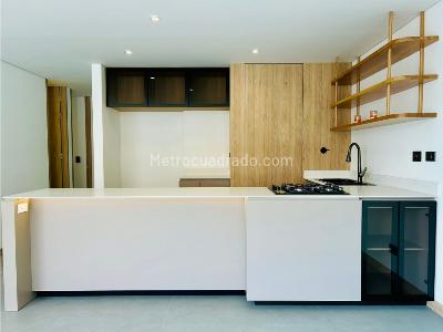 Apartamento de 3 alcobas en venta en La Castellana, Medellín, 101 m² · foto 3 de 14
