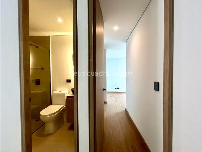 Apartamento de 3 alcobas en venta en La Castellana, Medellín, 101 m² · foto 10 de 14
