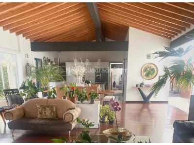 Casa de 3 alcobas en venta en Llanogrande, Rionegro, 1440 m² · foto 3 de 19