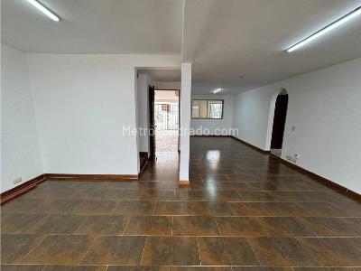 Casa de 5 alcobas en venta en Belen La Palma, Medellín, 250 m² · foto 5 de 20