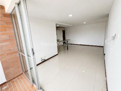 Apartamento de 3 alcobas en venta en Aves Maria, Sabaneta, 69 m² · foto 2 de 15