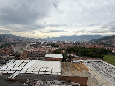 Apartamento de 3 alcobas en venta en Parque De Las Chimeneas, Itagüí, 63 m² · foto 2 de 20