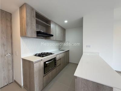 Apartamento de 3 alcobas en venta en Parque De Las Chimeneas, Itagüí, 63 m² · foto 9 de 20
