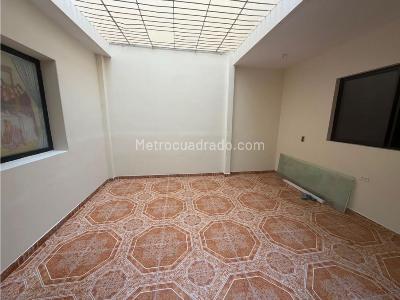 Casa en venta en Los Naranjos, Itagüí · foto 2 de 20