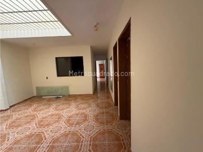 Casa en venta en Los Naranjos, Itagüí · foto 3 de 20