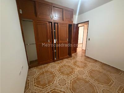 Casa en venta en Los Naranjos, Itagüí · foto 17 de 20