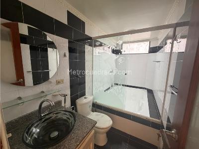 Casa en venta en Los Naranjos, Itagüí · foto 19 de 20