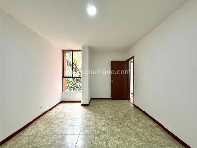 Apartamento de 2 alcobas en venta en El Tesoro, Medellín, 80 m² · foto 3 de 20