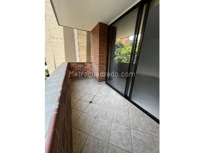 Apartamento de 4 alcobas en venta en Laureles, Medellín, 126 m² · foto 3 de 19