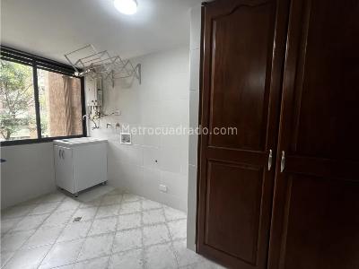 Apartamento de 4 alcobas en venta en Laureles, Medellín, 126 m² · foto 8 de 19