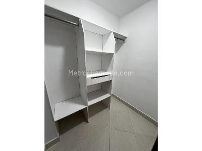 Apartamento de 4 alcobas en venta en Laureles, Medellín, 126 m² · foto 11 de 19