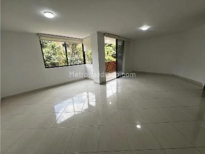 Apartamento de 4 alcobas en venta en Laureles, Medellín, 126 m² · foto 17 de 19