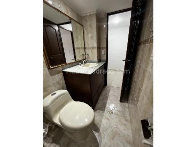 Apartamento de 4 alcobas en venta en Laureles, Medellín, 126 m² · foto 18 de 19