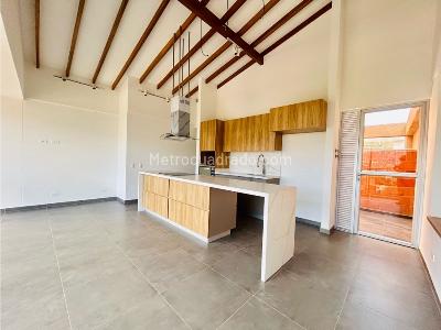 Apartamento de 3 alcobas en venta en Belen Alameda, Medellín, 85 m² · foto 3 de 17