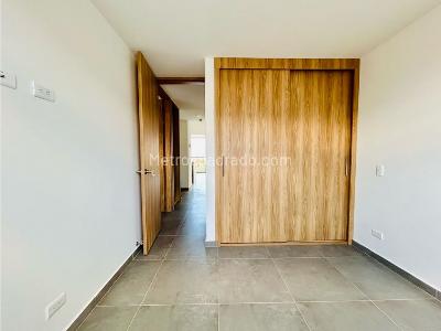 Apartamento de 3 alcobas en venta en Belen Alameda, Medellín, 85 m² · foto 9 de 17