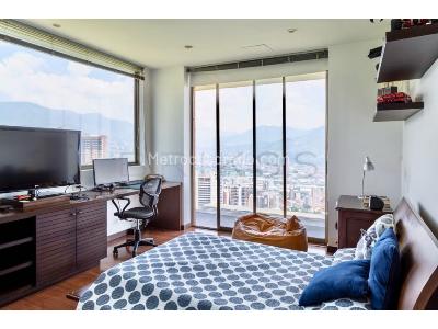 Casa de 3 alcobas en venta en Las Lomitas, Sabaneta, 1392 m² · foto 9 de 20