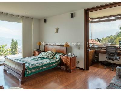 Casa de 3 alcobas en venta en Las Lomitas, Sabaneta, 1392 m² · foto 11 de 20