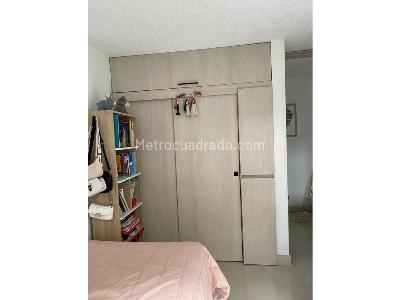 Apartamento de 3 alcobas en venta en Loma De Los Bernal, Medellín, 88 m² · foto 12 de 20