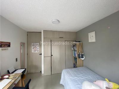 Apartamento de 3 alcobas en venta en Loma De Los Bernal, Medellín, 88 m² · foto 14 de 20