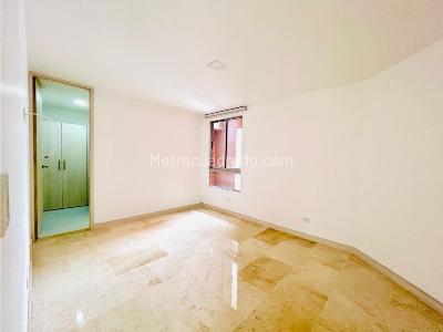 Apartamento de 3 alcobas en venta en La Castellana, Medellín, 126 m² · foto 11 de 15