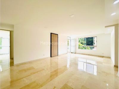 Apartamento de 3 alcobas en venta en La Castellana, Medellín, 126 m² · foto 5 de 15