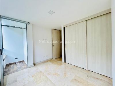 Apartamento de 3 alcobas en venta en La Castellana, Medellín, 126 m² · foto 8 de 15