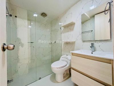 Apartamento de 3 alcobas en venta en La Castellana, Medellín, 126 m² · foto 9 de 15