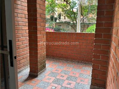 Apartamento de 3 alcobas en venta en Laureles, Medellín, 139 m² · foto 3 de 20