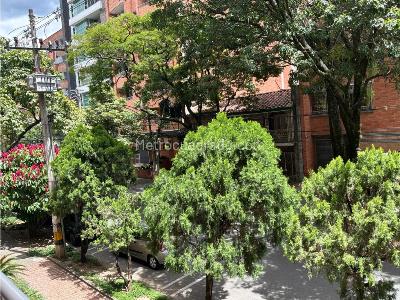 Apartamento de 3 alcobas en venta en Laureles, Medellín, 139 m² · foto 4 de 20