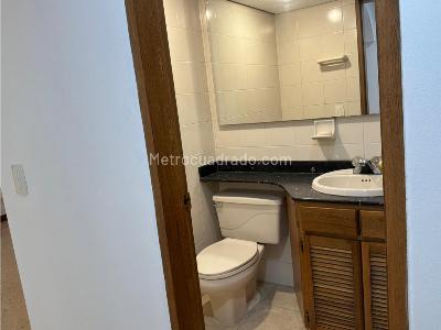 Apartamento de 3 alcobas en venta en Laureles, Medellín, 139 m² · foto 11 de 20