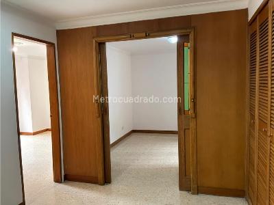 Apartamento de 3 alcobas en venta en Laureles, Medellín, 139 m² · foto 17 de 20