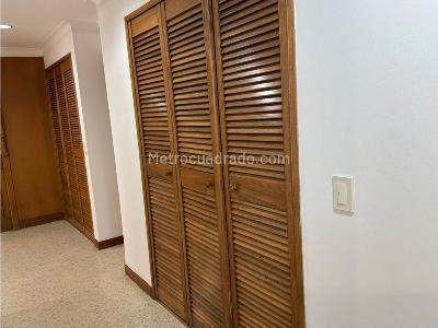 Apartamento de 3 alcobas en venta en Laureles, Medellín, 139 m² · foto 18 de 20