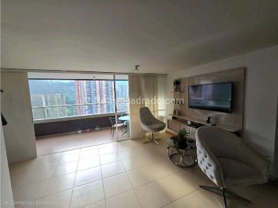 Apartamento de 3 alcobas en venta en Loma De San Jose, Sabaneta, 91 m² · foto 2 de 20