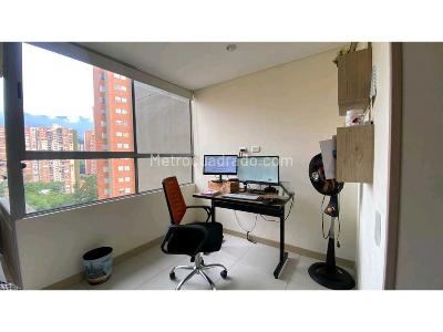 Apartamento de 3 alcobas en venta en Loma De San Jose, Sabaneta, 89 m² · foto 10 de 18