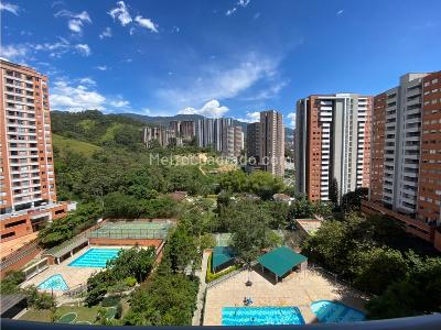 Apartamento de 3 alcobas en venta en Tres Esquinas, Sabaneta, 74 m² · foto 2 de 20