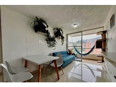 Apartamento de 2 alcobas en venta en Prados De Sabaneta, Sabaneta, 56 m² · foto 4 de 16
