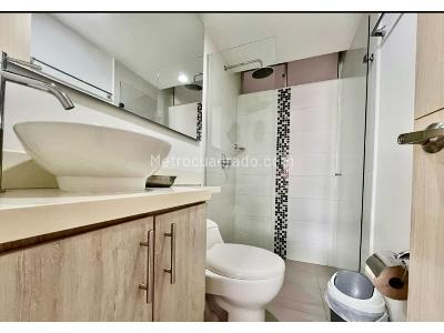 Apartamento de 2 alcobas en venta en Prados De Sabaneta, Sabaneta, 56 m² · foto 9 de 16