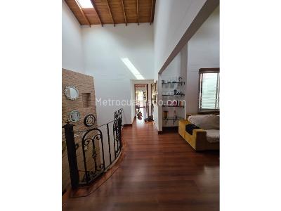 Casa de 4 alcobas en venta en Cumbres, Envigado, 280 m² · foto 19 de 20