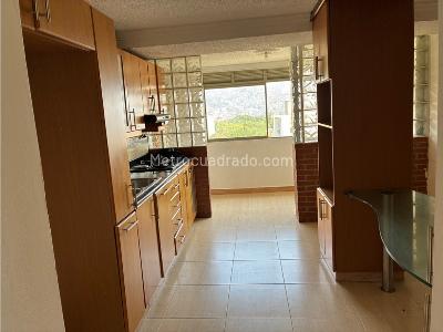 Apartamento en venta en La Almeria, Medellín · foto 3 de 11