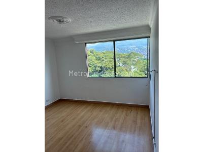 Apartamento en venta en La Almeria, Medellín · foto 6 de 11