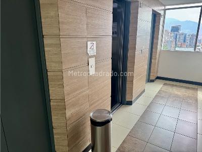 Apartaestudio en venta en El Poblado, Medellín, 54 m² · foto 6 de 12