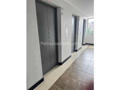 Apartaestudio en venta en El Poblado, Medellín, 54 m² · foto 7 de 12
