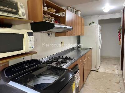 Apartamento de 4 alcobas en venta en Laureles, Medellín, 82 m² · foto 5 de 10