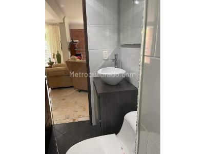 Apartamento de 4 alcobas en venta en Laureles, Medellín, 82 m² · foto 10 de 10