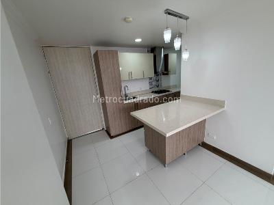 Apartamento de 3 alcobas en venta en El Porvenir, Itagüí, 63 m² · foto 2 de 19