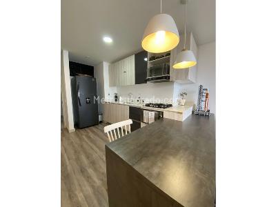 Apartaestudio en venta en El Poblado, Medellín, 63 m² · foto 6 de 12