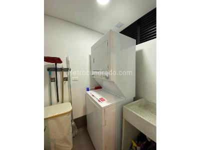 Apartaestudio en venta en El Poblado, Medellín, 63 m² · foto 8 de 12