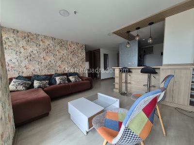 Apartamento de 2 alcobas en venta en Parque, Sabaneta, 68 m² · foto 3 de 18