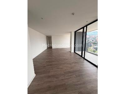 Apartamento en arriendo en Lalinde, Medellín · foto 4 de 17