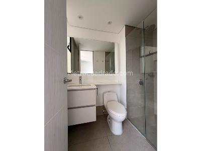 Apartamento en arriendo en Lalinde, Medellín · foto 9 de 17